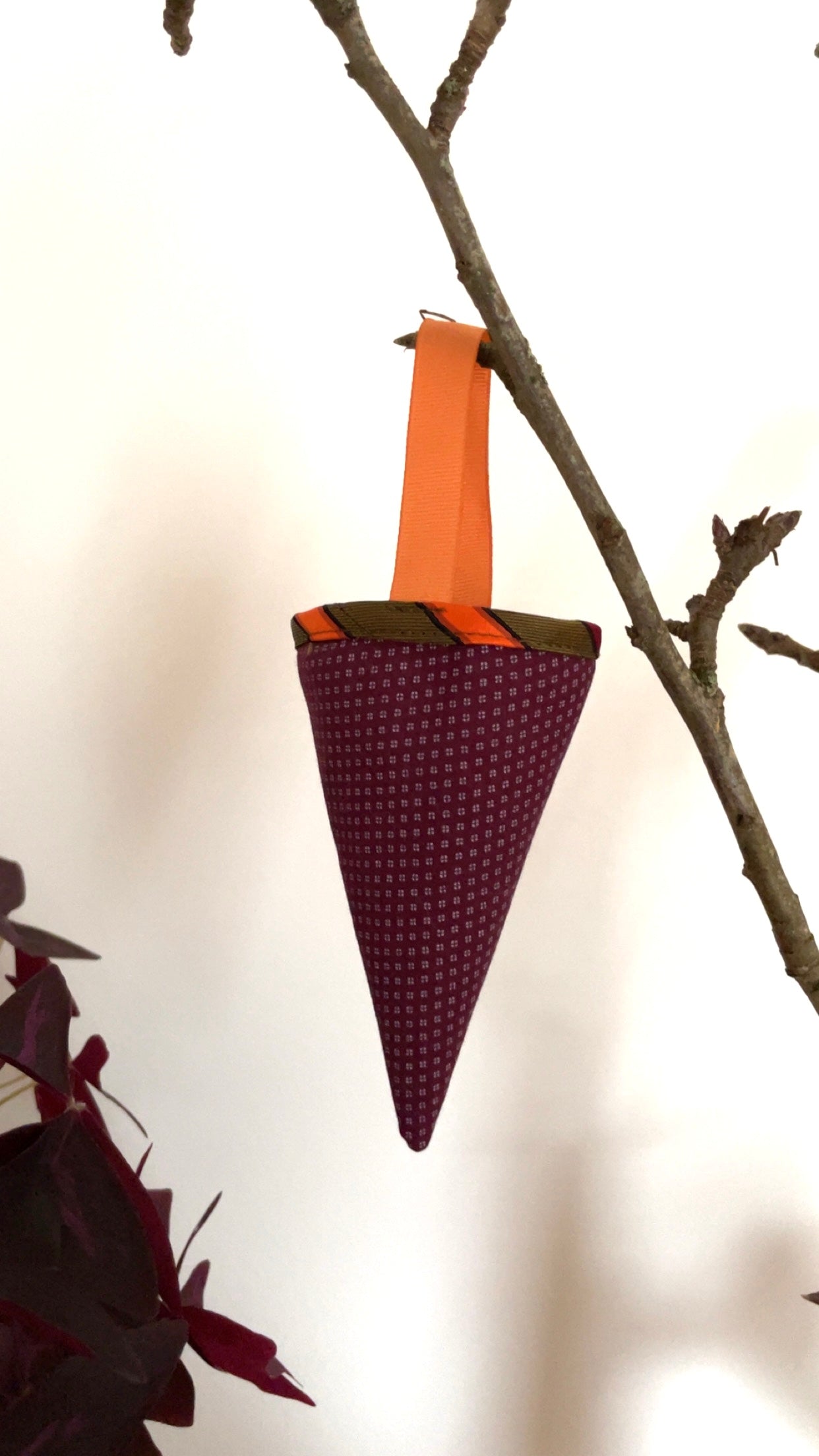 Kræmmerhus - burgundy/orange