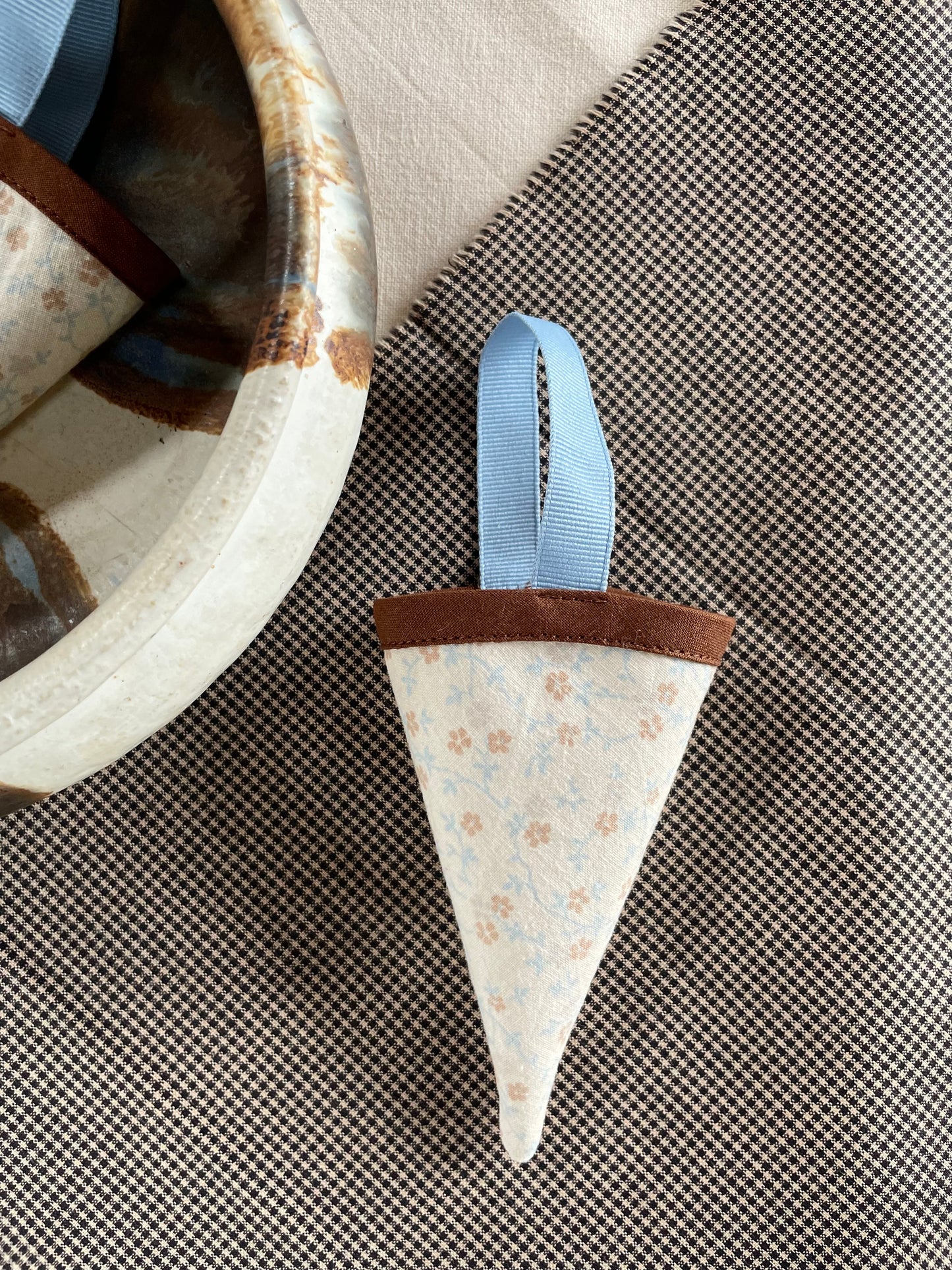 Kræmmerhus - beige/brun/blå