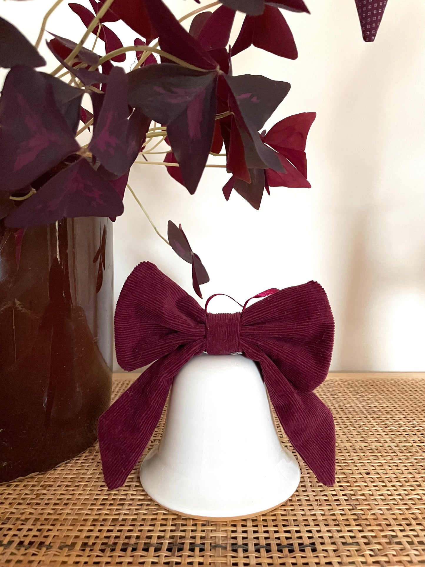 Sløjfe med porcelæns klokke