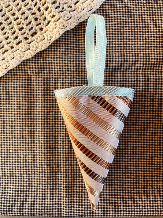 Kræmmerhus - brun/mint silke