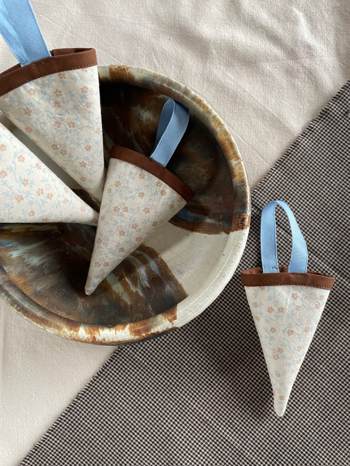 Kræmmerhus - beige/brun/blå