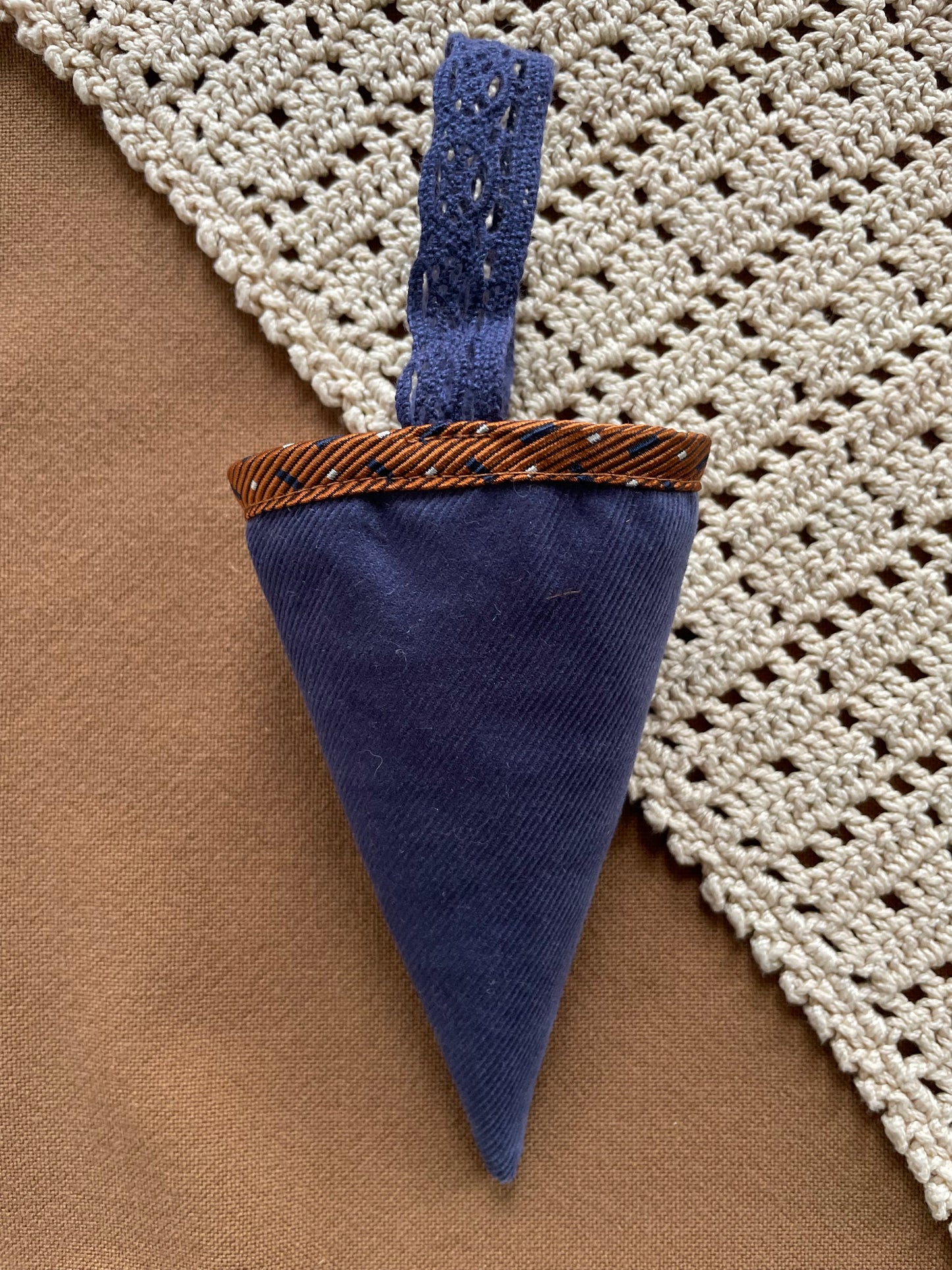 Kræmmerhus - blå babyfløjl