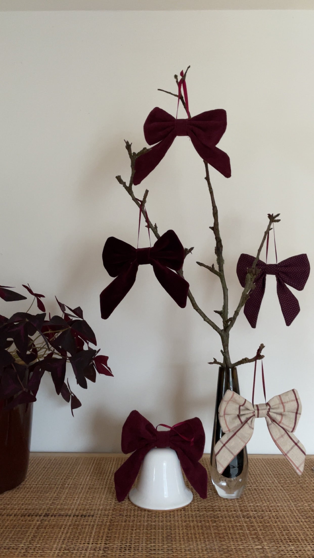 Sløjfe lille - mørkerød velour