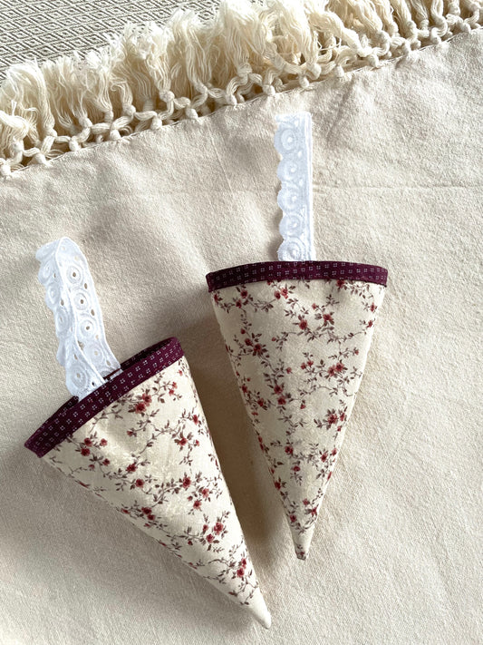 Kræmmerhus - beige/burgundy