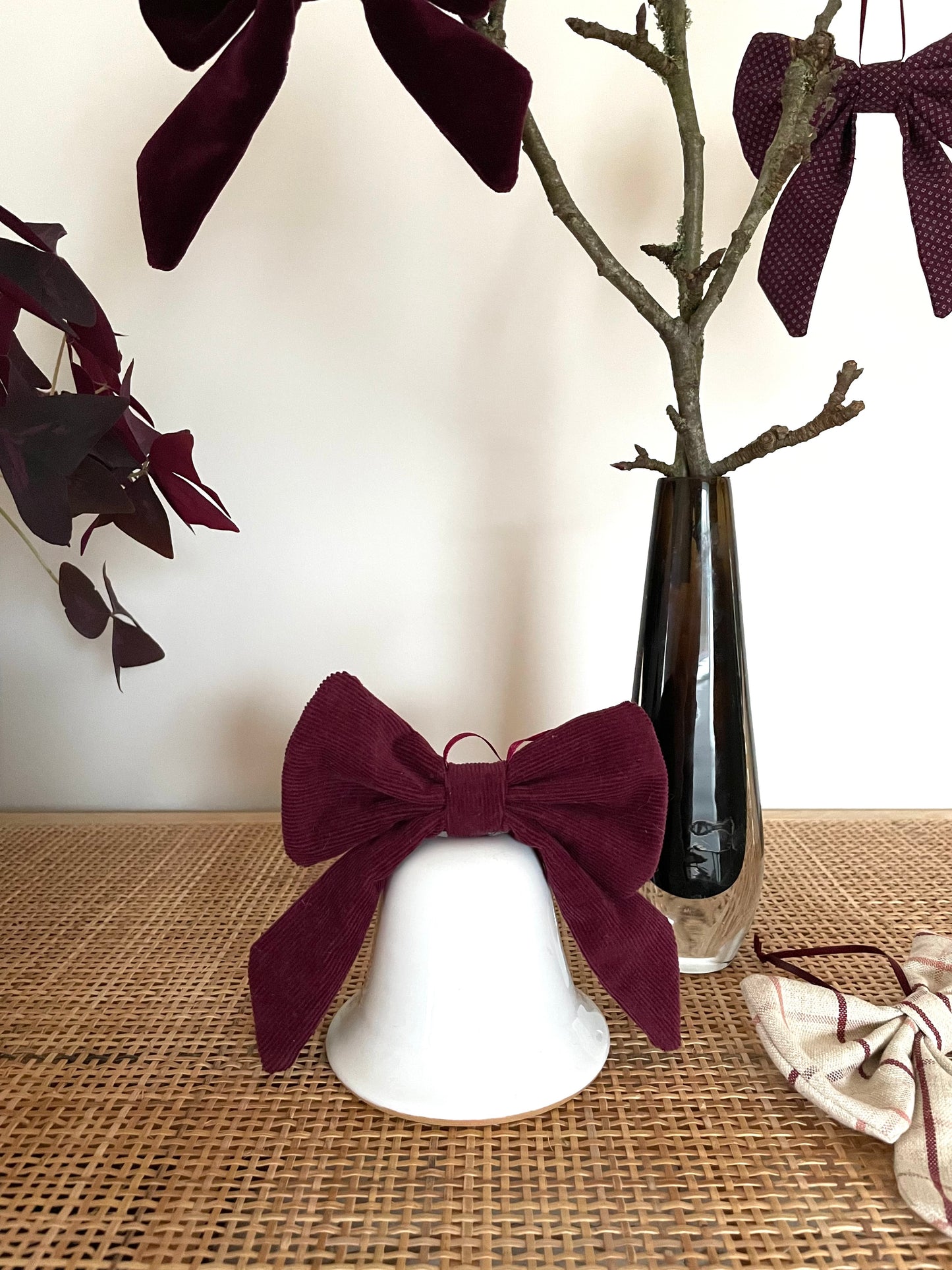 Sløjfe med porcelæns klokke